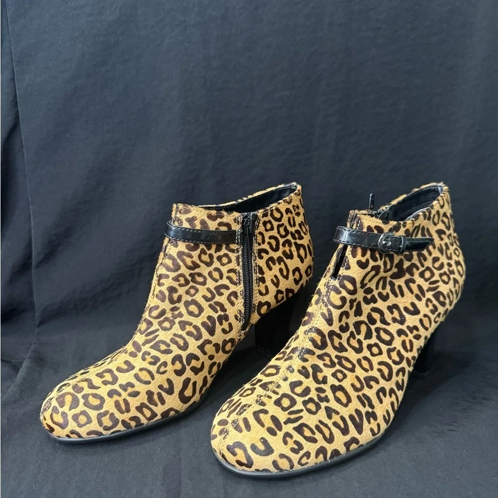 AEROSOLES Leopard Print Ankle Booties